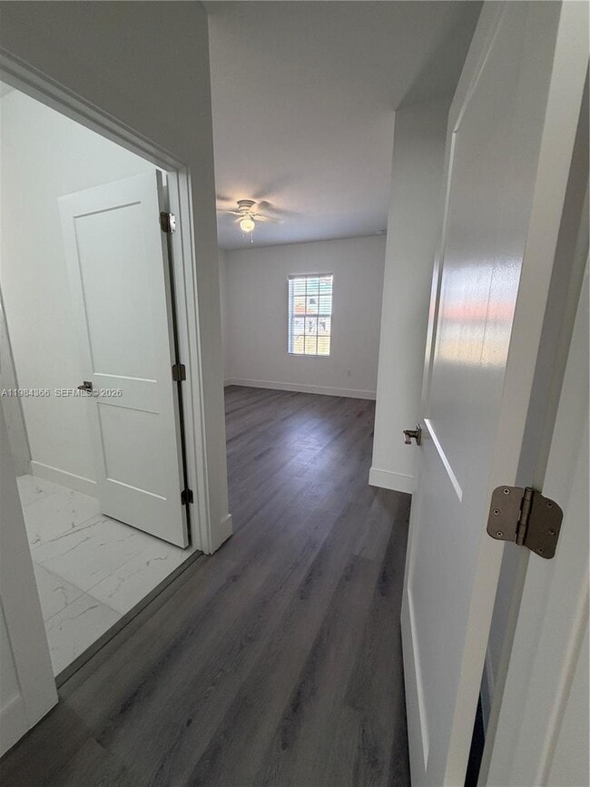 Building Photo - 721 Ivan Ave S