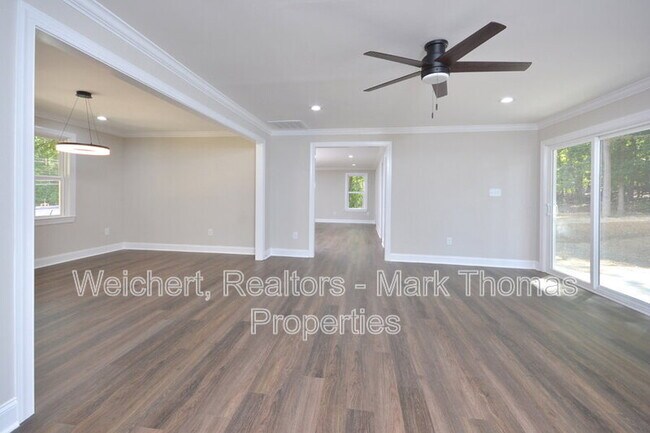 Building Photo - 1705 Mason Rd
