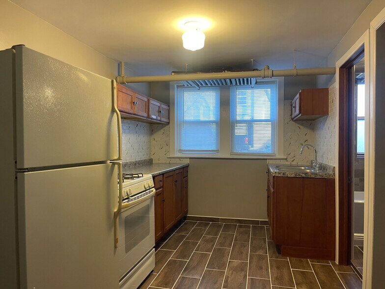 Building Photo - 5300 W Altgeld St