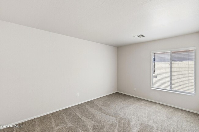 Building Photo - 14779 W Bloomfield Rd