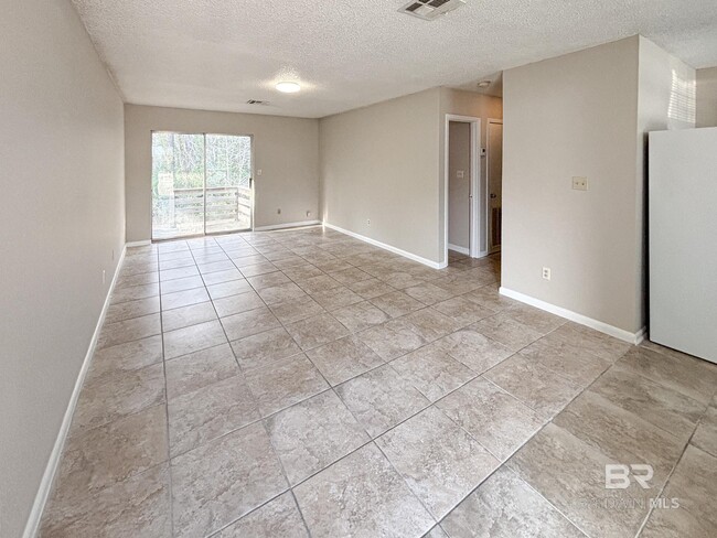 Building Photo - 6415 Schoel Ln