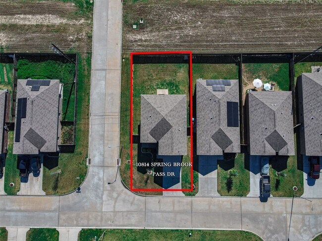 Building Photo - 10814 Spring Brook Pass Dr