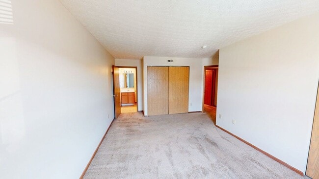 Building Photo - 5498 Cedar Springs