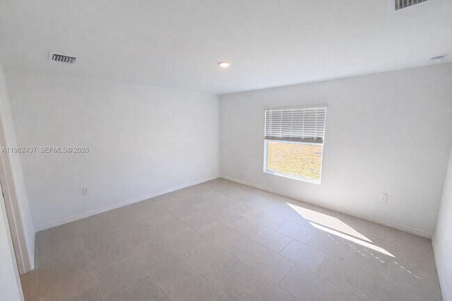 Building Photo - 17240 Cantu Ct