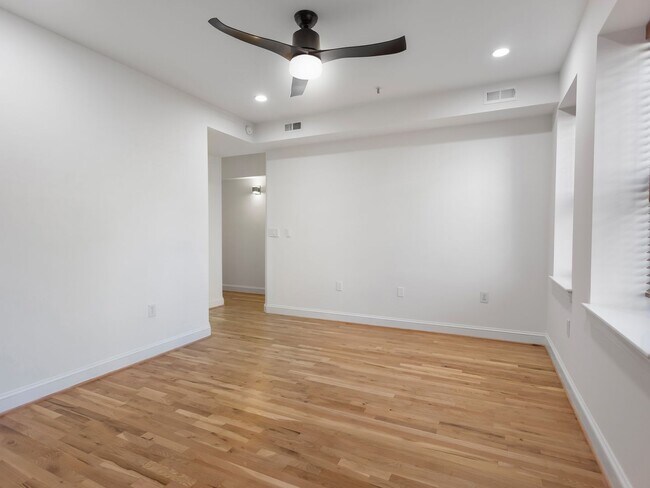 Building Photo - Charming 2BR/2BA Condo Near U Street with Modern Finishes and Prime Location