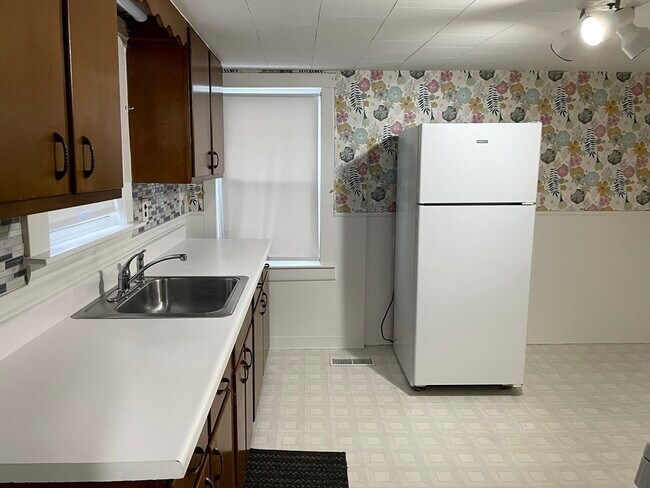 Building Photo - 126 Lowell St