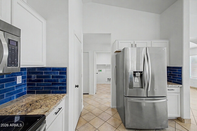 Building Photo - 15337 W Poinsettia Dr