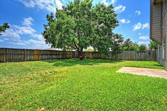 Building Photo - 21803 Manor Ct Dr