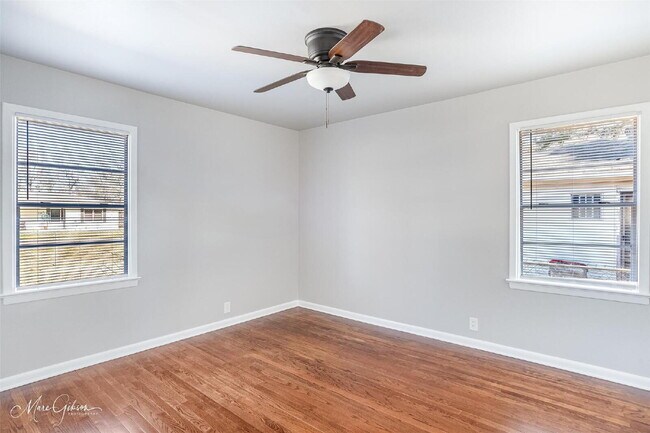 Building Photo - "Charming 3-Bedroom Retreat in Benton - Cozy 980 Sq Ft Home Awaits!"
