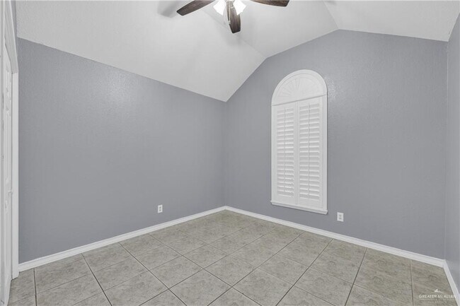 Building Photo - 7538 Camelot Dr
