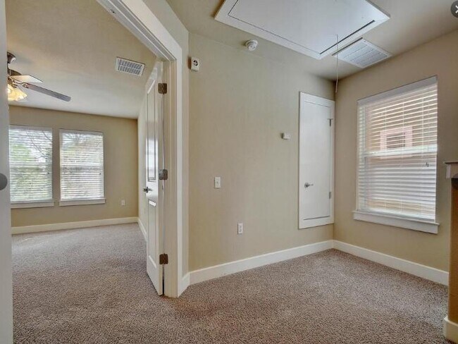 Building Photo - 1601 Miriam Ave