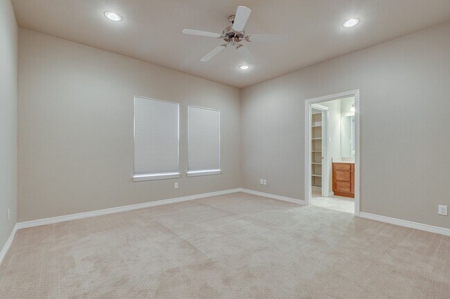 Building Photo - Miyama Cantey Townhomes 2816