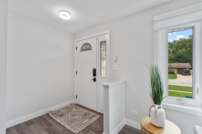 Building Photo - 227 Wakefield Ln