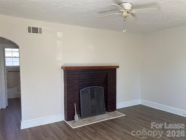 Building Photo - 960 Fairmont Ave