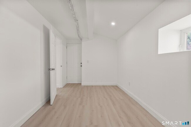 Building Photo - 64 Soundview Ave