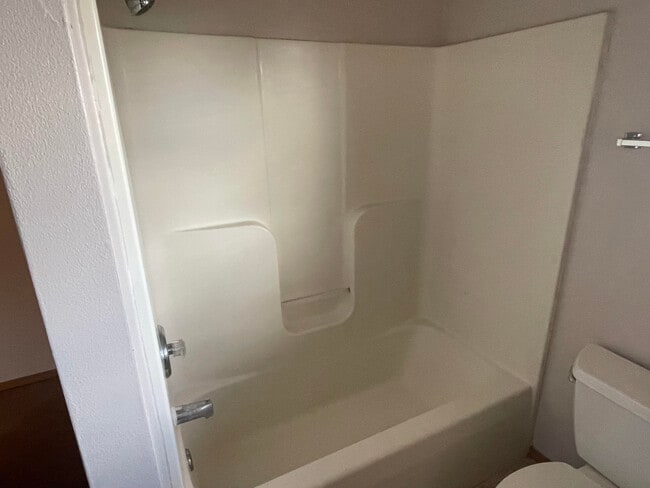 Building Photo - 125 Landing Gear Dr