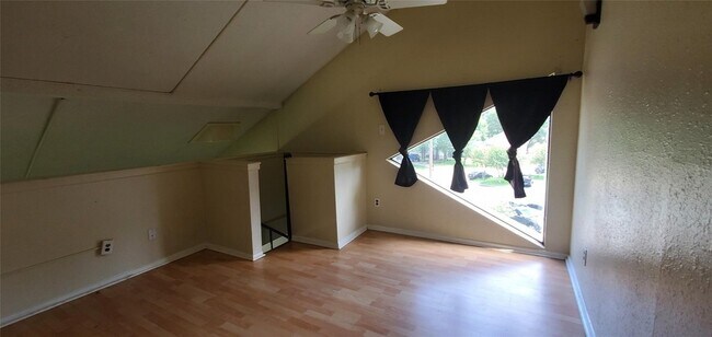 Building Photo - 12900 Walden Rd