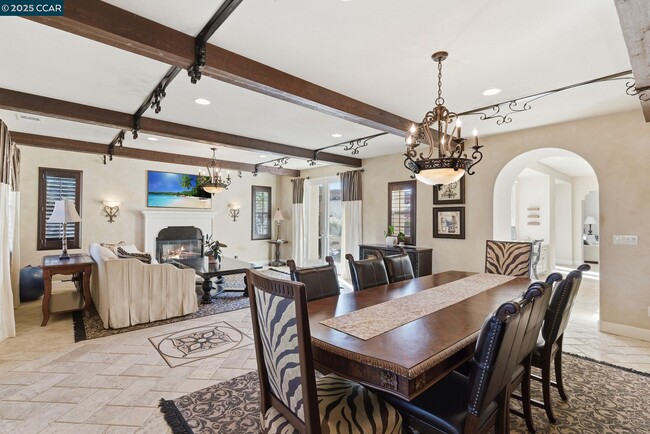 Building Photo - 1041 S Wedgewood Rd