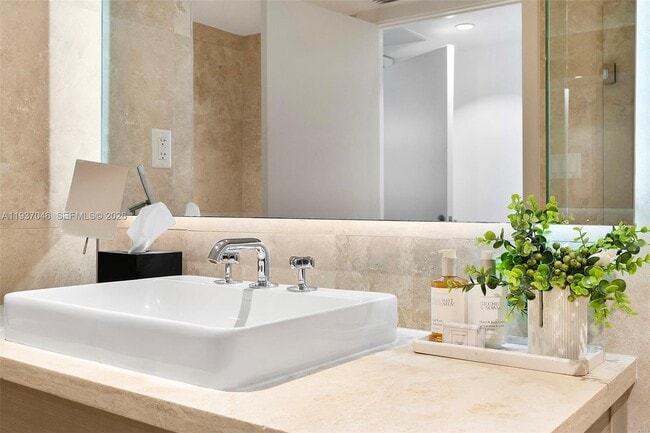 Building Photo - 102 24th St