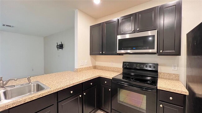 Building Photo - 9017 Alba Ln