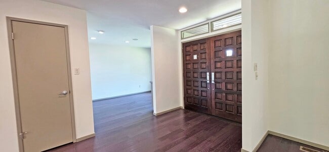 Building Photo - 4200 Burrell Way