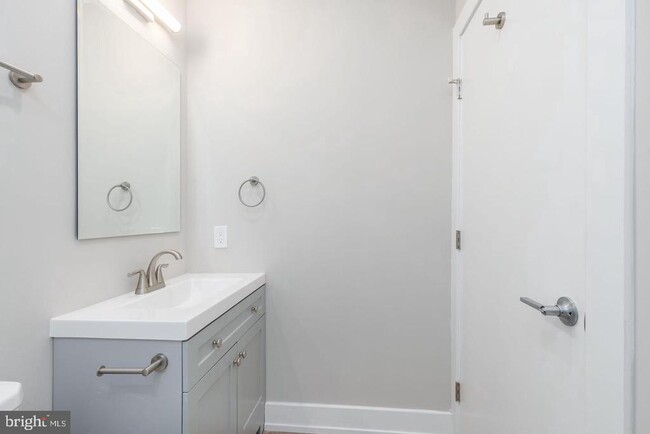 Building Photo - 3919 Ridge Ave