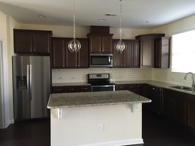 Building Photo - 1444 Salem Creek Dr