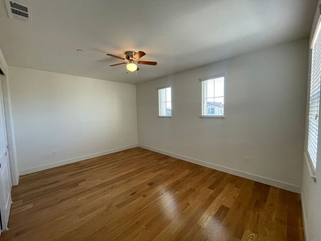 Building Photo - 2024 Newcastle Dr