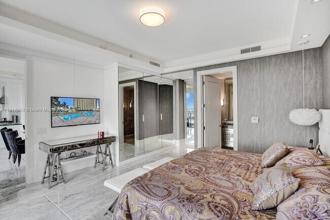 Building Photo - 9705 Collins Ave