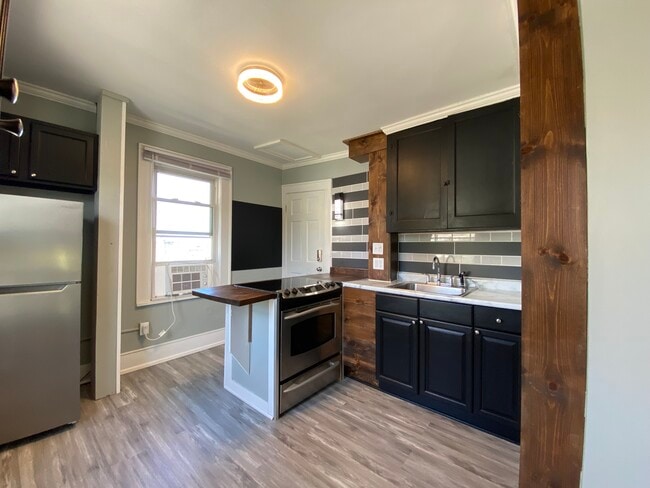 Building Photo - 780 Curfew St