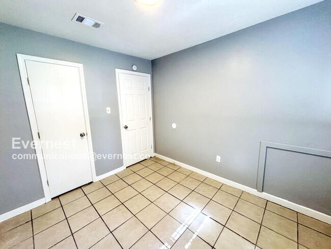 Building Photo - 6564 Abraham Lincoln Dr