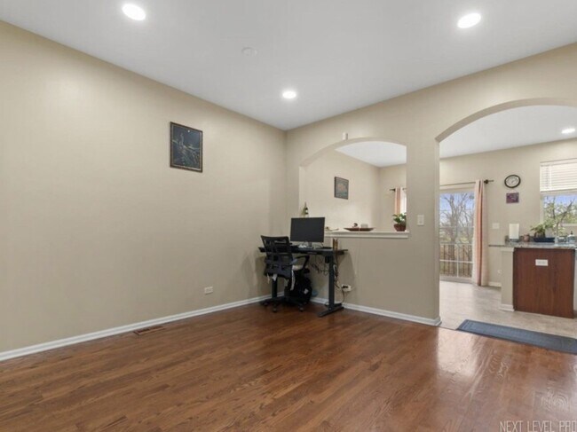 Building Photo - 508 Grosvenor Ln