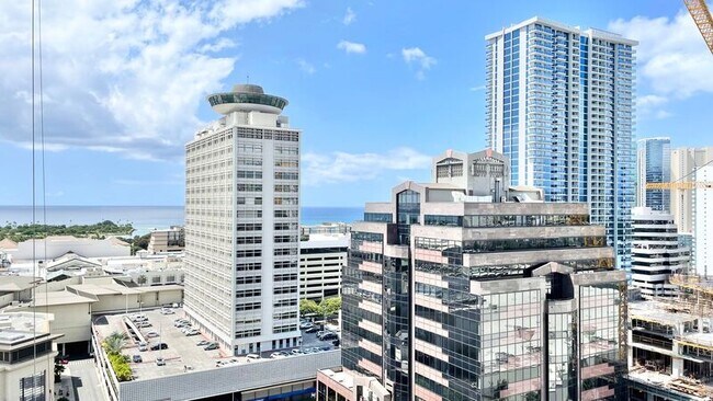 Building Photo - 629 Keeaumoku Street