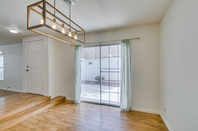 Building Photo - 2838 Dawn Crossing Dr