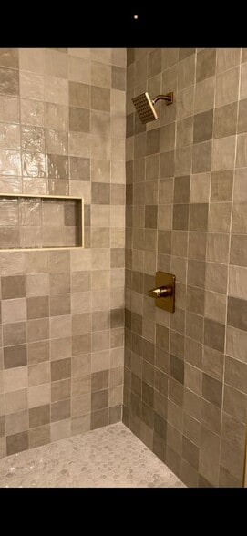 Building Photo - 2117 Thornlee Dr