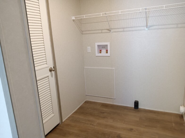 Building Photo - 72 Hunters Rill