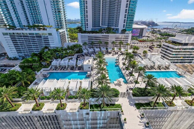 Building Photo - 851 NE 1st Ave