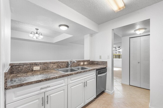 Building Photo - 900 Scotia Dr