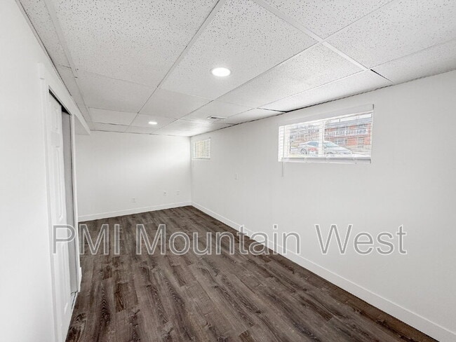 Building Photo - 1011 Claremont Dr