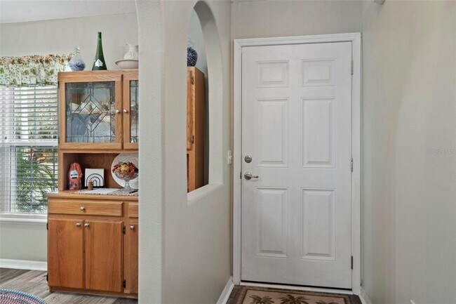 Building Photo - 12255 Linden Dr