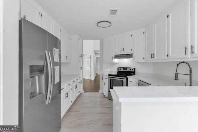 Building Photo - 250 Meadow View Dr