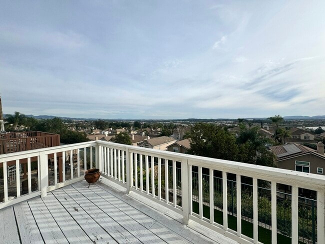 Building Photo - 4 Pastora