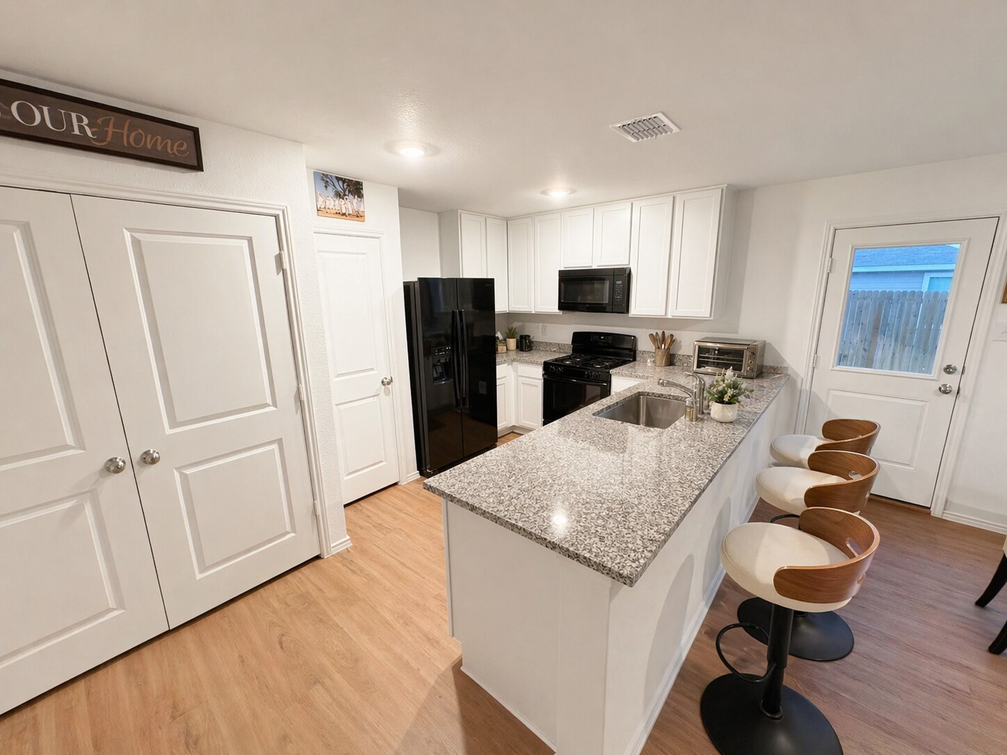 Building Photo - 1125 Desert Willow Dr