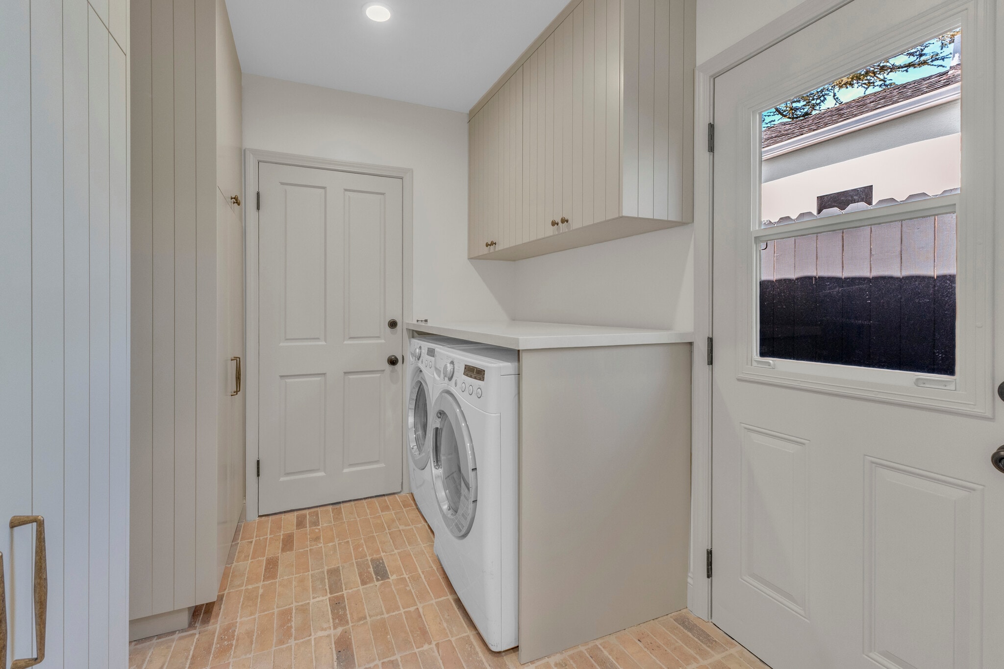 Laundry Room - 4316 Bellaire Ave