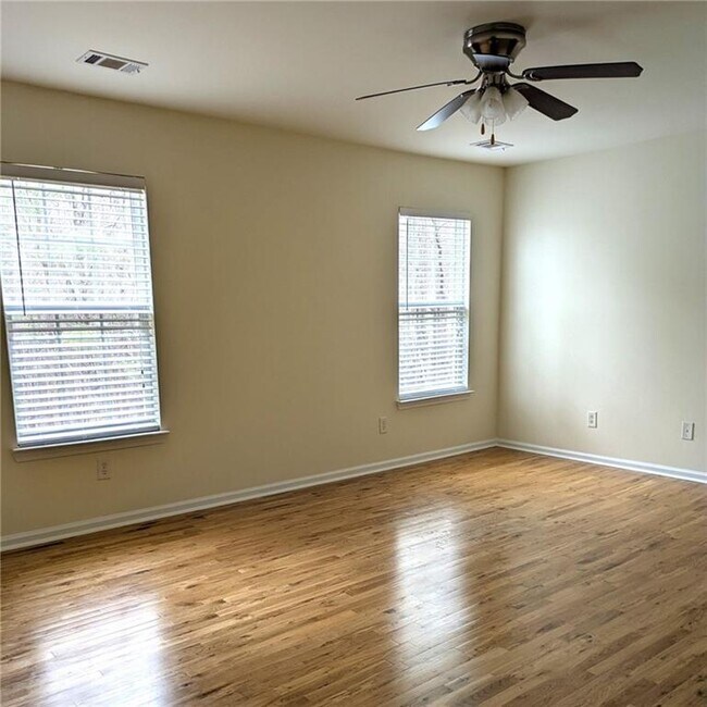 Building Photo - 3075 Whittier Way