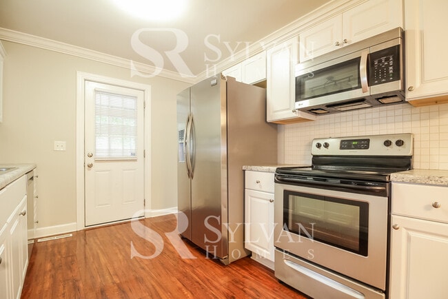 Building Photo - Coming HOME never felt so good!