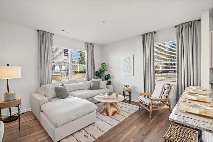 Building Photo - 15 Silverbell Ln NW