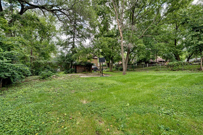 Building Photo - 407 Linden Ave