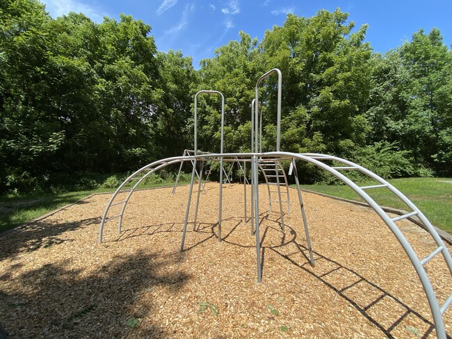 Fun Playground - Highland Estates Apartments