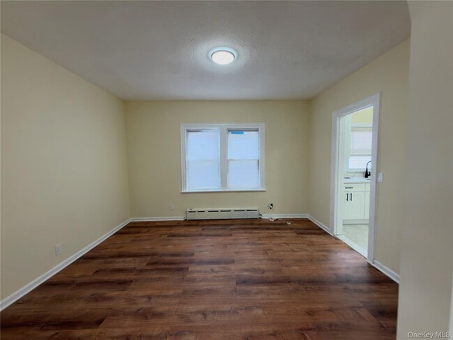 Building Photo - 517 Laurelton Blvd